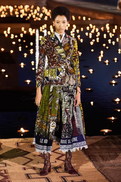 Look 5